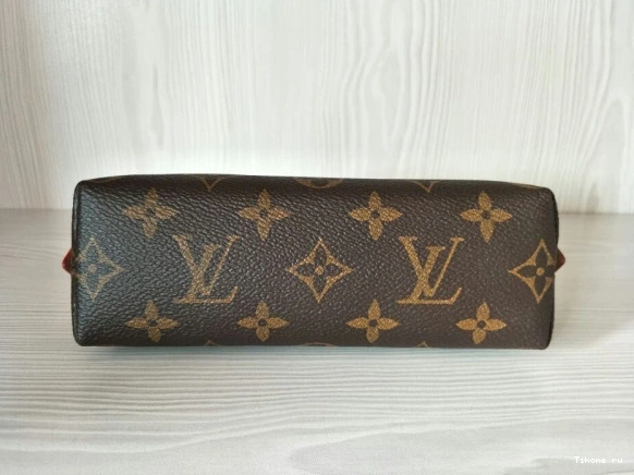 Affordable VUITTON LOUIS COSMETIC POUCH 0723